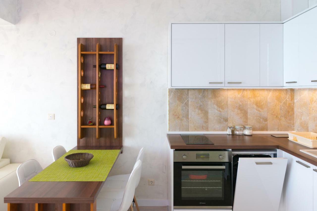 Harmonia Panorama Apartment *